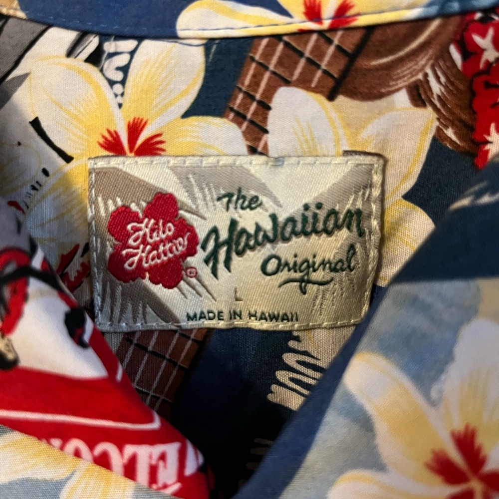 Hilo Hattie’s vintage Hawaiian aloha shirt